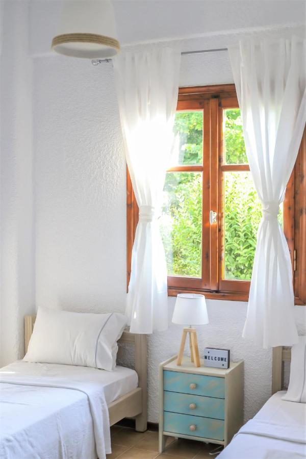 Beachfront Deluxe Apt. Pefkochori Bagian luar foto